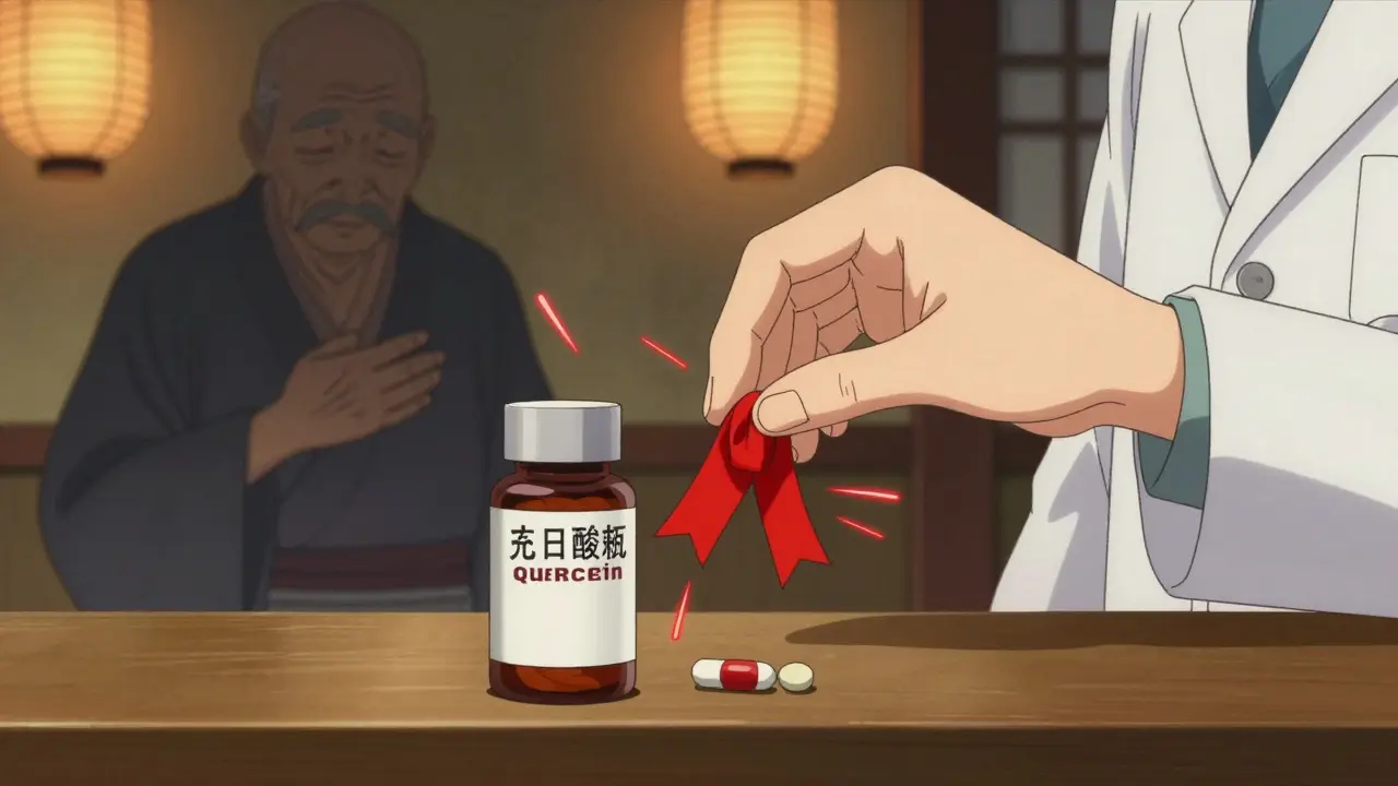 Ein Apotheker legt ein Warnband über Blutverdünner und Quercetin, rote Warnlinien verbinden beide.